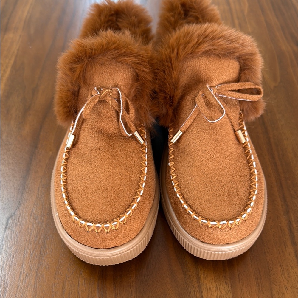 NWOT Brown Faux Fur Moccasin Shoes Slippers